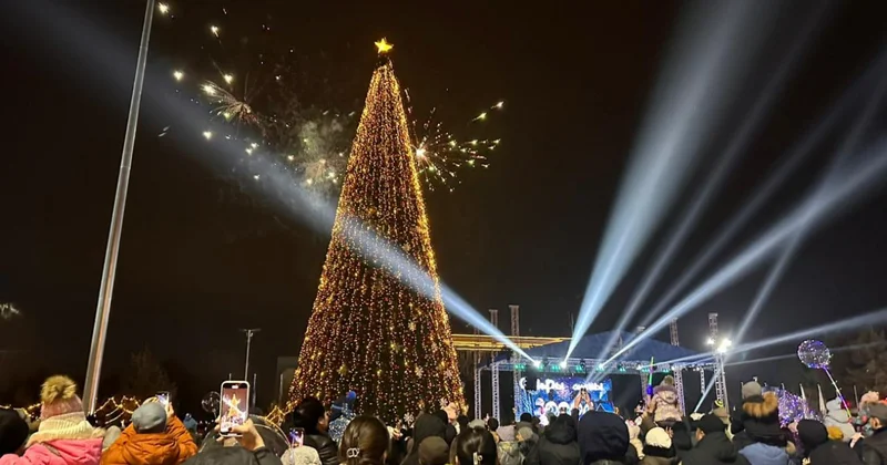 Қонаевта басты шыршаның шамдары салтанатты түрде жағылды