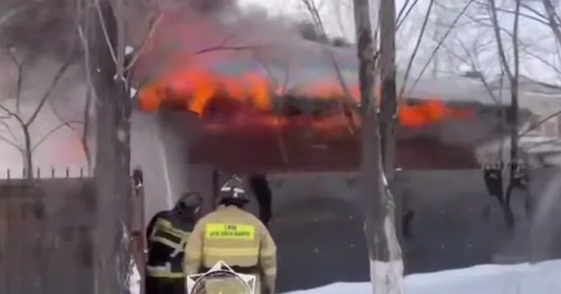 Два газовых баллона успели вынести при пожаре частного дома в Астане