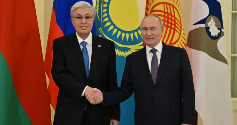 Қасым Жомарт Тоқаев ЖЕЭК отырысына қатысу үшін Б.Н.Ельцин атындағы президенттік кітапханаға барды