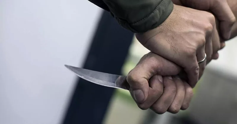 Алматыда студент оқытушыны пышақпен жарақаттады