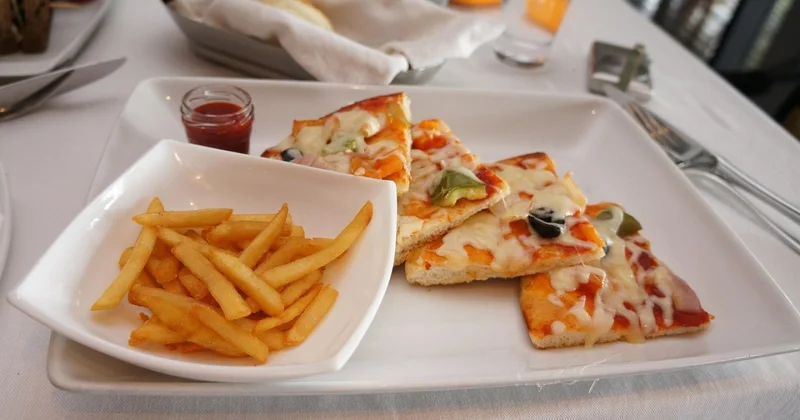 Более 20 подростков с учебных сборов по борьбе госпитализировали с отравлением