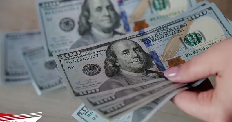 Доллар продолжил терять позиции на KASE