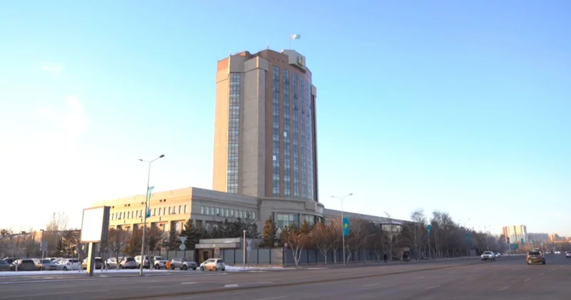 Қазақстан Франциямен заңсыз мигранттарды қайтару тетігін бекітті