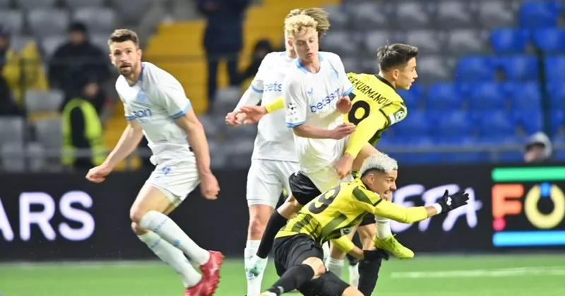 Астанаға Бораттың киімін киіп келген бельгиялық фанаттарға қатысты сот шешімі шықты