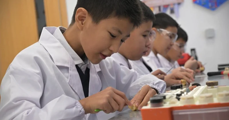 Тағы бір қазақ мектебі ашылды