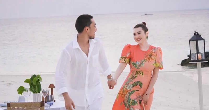 Ерке и RaiM отметили третью годовщину свадьбы на Мальдивах