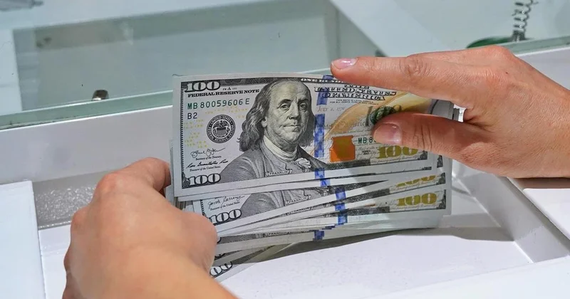 Ниже 500 тенге может стоить доллар в феврале, считают аналитики в Казахстане