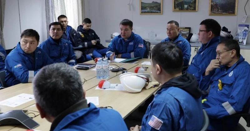 Энергетика вице министрі өндіріс нысандарындағы жағдайды білу үшін Теңіз кен орнына барды