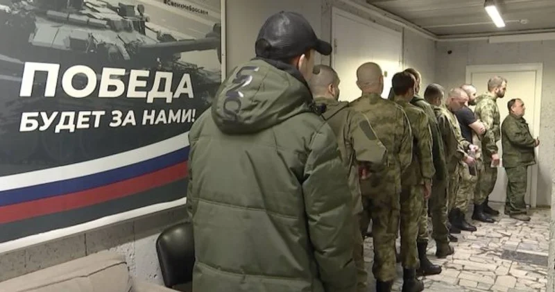 Ресейде студендеттерге қарызды жабу үшін соғысқа бару ұсынылған