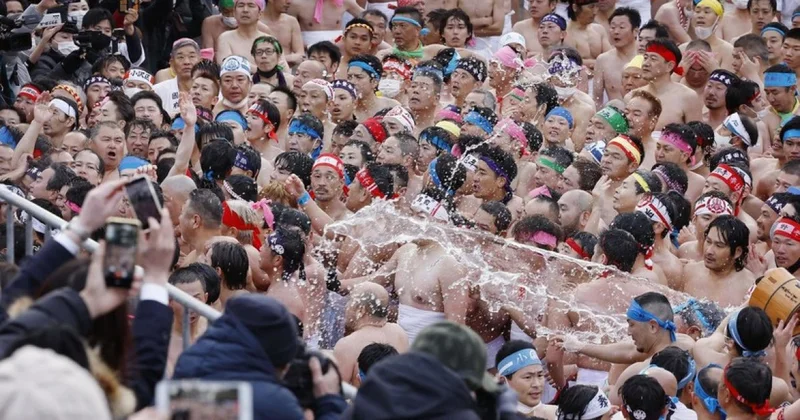 Давка на голом фестивале в Японии привела к травмам