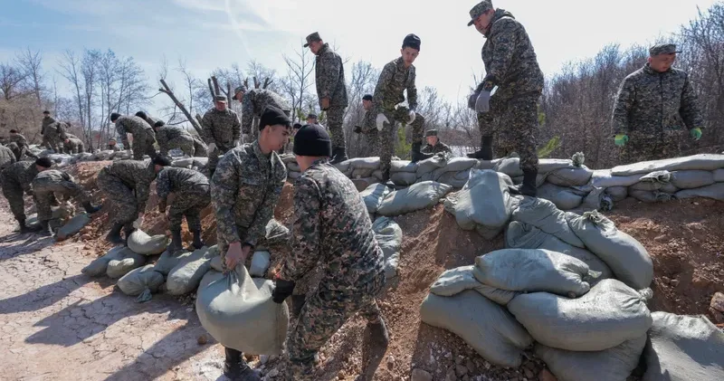 Алматы облысының сарбаздары тасқын су қаупіне байланысты солтүстікке келді