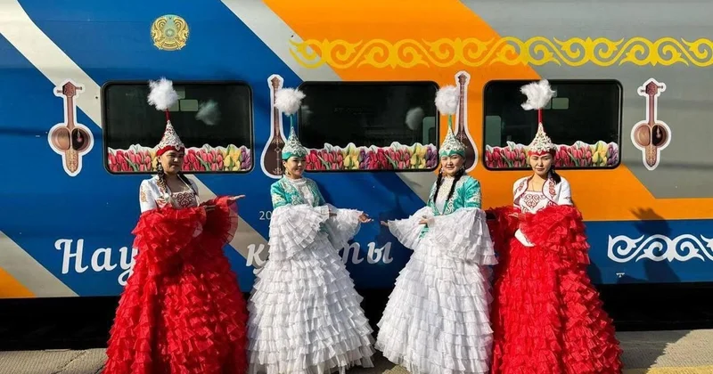 Баурсаки и наурыз коже в дороге: КТЖ запустили поезда в праздничном стиле