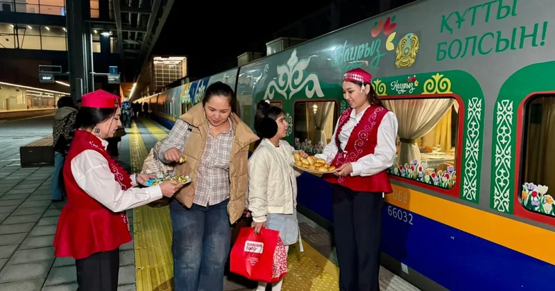 Наурыз мерекесіне орай ұлттық нақышта безендірілген пойыздар жолға шықты