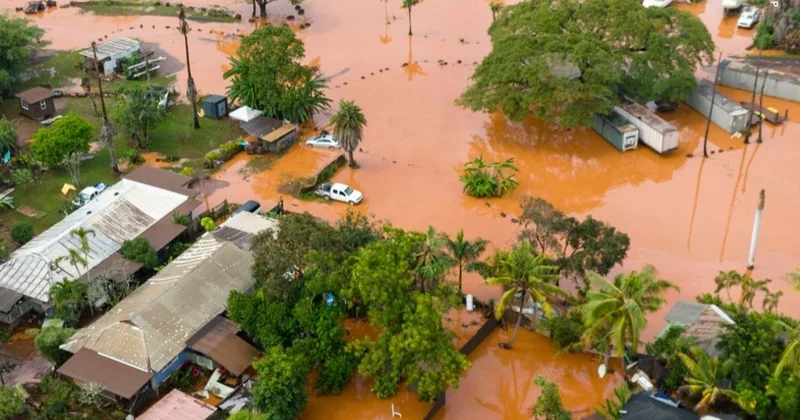 Гавайи штатында су тасқынына байланысты 5,5 мың адамды эвакуациялау жарияланды