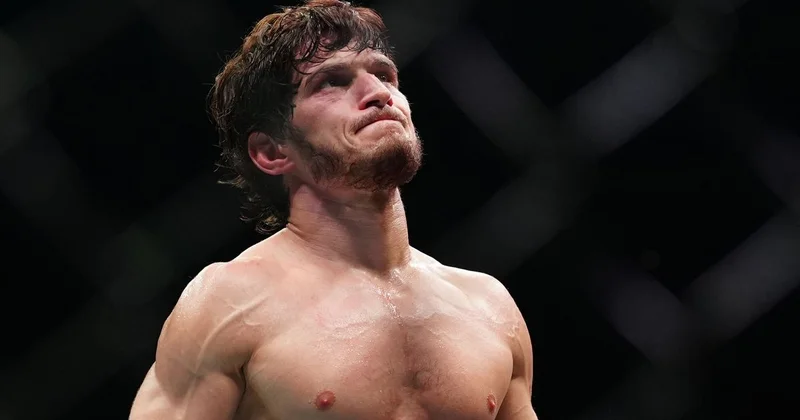 Россиянин Мовсар Евлоев одержал десятую подряд победу в UFC