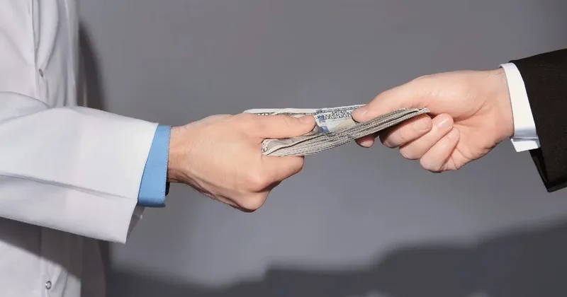 Анонимно сообщить о коррупции в клиниках могут казахстанцы