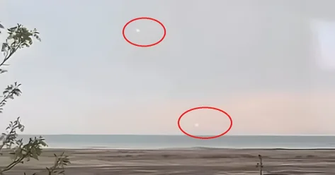 Светящиеся шары в небе сняли на видео жители Мангистау