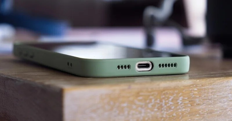 Ұлыбритания мектептерде телефон қолдануға заңды тыйым енгізбек