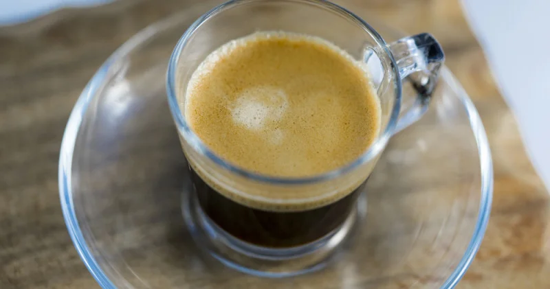 Дәрігер кофе ішкеннен кейін бірден не істеуге болмайтынын айтты