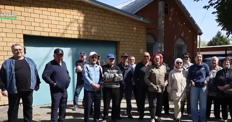 Алтын шаршы тұрғындары көпқабатты үйлер салу үшін өз үйлерінің сүрілуіне қарсы шықты