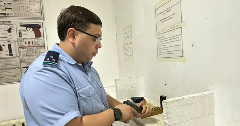 Бес тіл және көмек көрсету хикаялары: қазақстандық полицей қалай кез келген елде өз адамына айналады