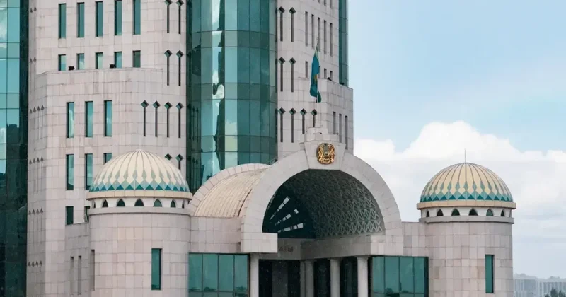 Баянаул и Катон Карагай: где проводят свой отпуск казахстанские депутаты и их семьи