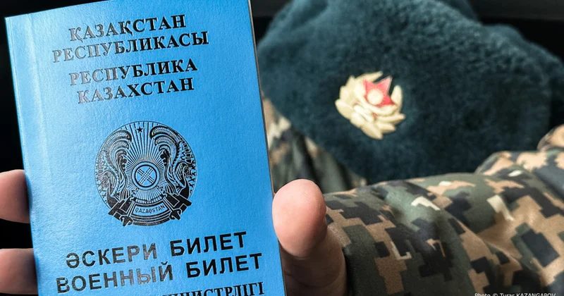 17 жастағы жігіттер мен кейбір әйелдер: Қазақстанда автоматты әскери есеп жұмыс істей бастады