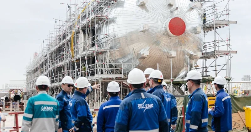​​​ҚМГ басшысы Атырау облысындағы мұнай газ химиясы жобаларының іске асу барысымен танысты