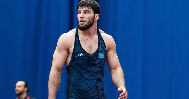 Казахстанские борцы выиграли первые две медали на молодежном чемпионате мира