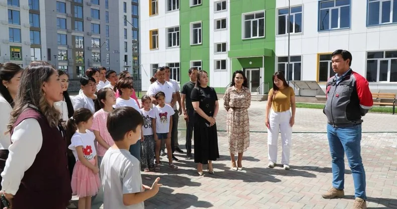 Алматыда ата аналар қазақ тіліндегі мектепті ашуды талап етіп, петиция жасады