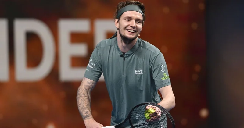 Александр Бублик без борьбы вышел в четвертьфинал Almaty Open