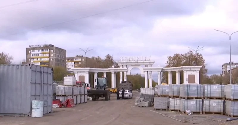 Здесь люди просто ноги ломают : жители Темиртау возмущены ремонтом площади