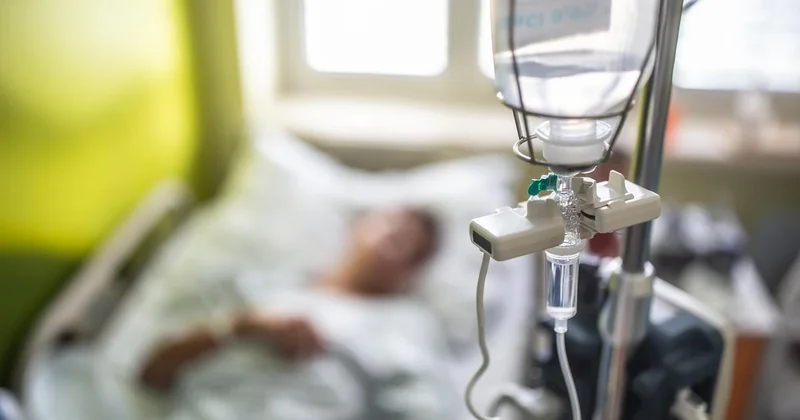 Трое упали с высоты в Астане: врачи рассказали о состоянии пострадавших рабочих