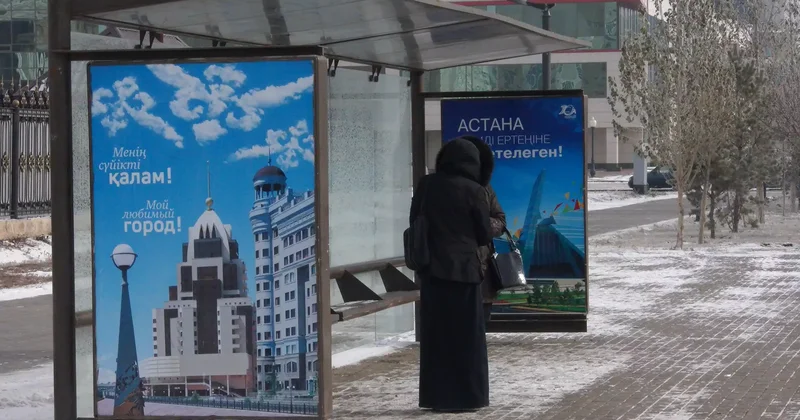 Астанада аялдама павильонын зақымдаған екі тұрғын қамауға алынды