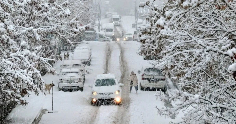 Север занесет снегом, юг накроет туманом: погода в Казахстане 23 ноября
