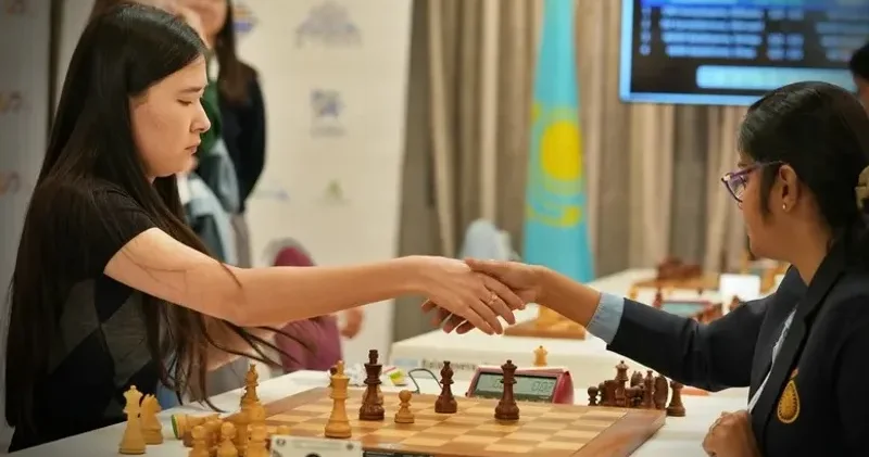 Шахматтан ӘЧ: Камалиденова турнир фавориттерін жеңіп, Қазақстанды жартылай финалға шығарды