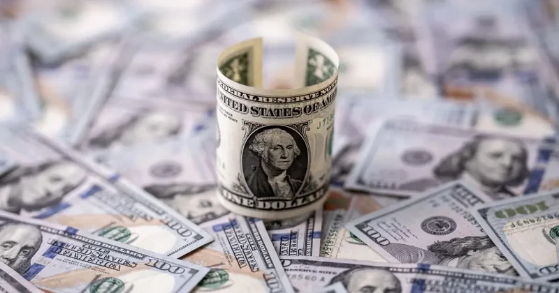 Доллар подешевел на 2,5 тенге на торгах 22 декабря