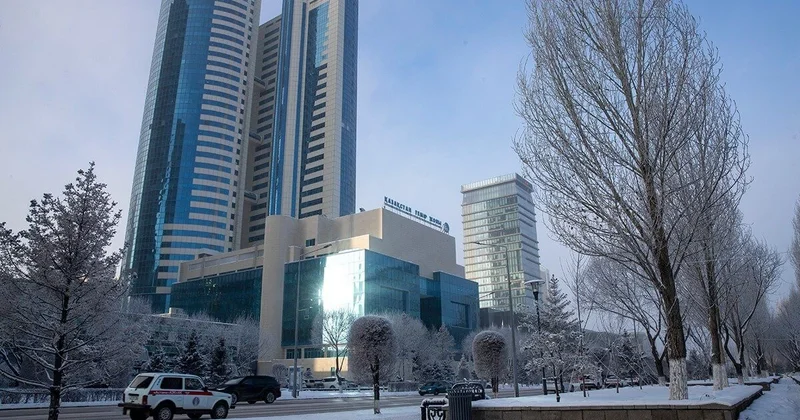 От 24 ночью до метелей днем: жесткая зимняя неделя ждет Астану