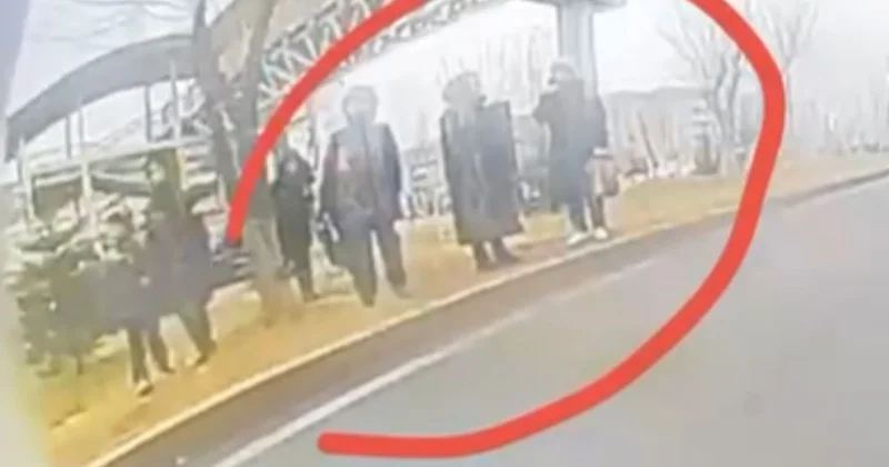 Атырауда жаяу жүргіншілер жерүсті өткелін елемей, астынан жүгіріп өтеді