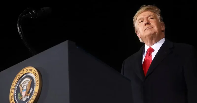 Фото Трампа исчезли из архива дела Эпштейна