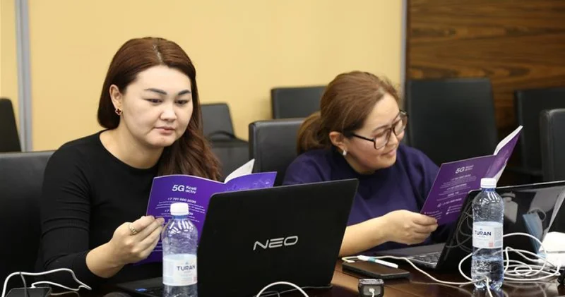 Журналистика қалай өзгеруде: Қазақстанда БАҚ өкілдері цифрлық дағдыларды меңгерді