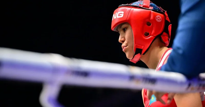 Автомобиль получила в подарок боксерша из Казахстана (фото)