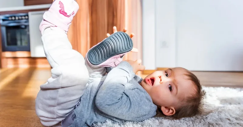 Хотели отдать в другую семью: маленькую казахстанку удалось вернуть на родину из Великобритании