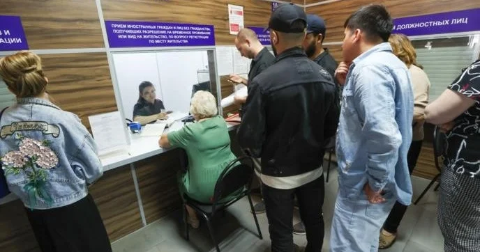 Ресейге кірген шетелдіктерді цифрлық бақылау 2027 жылға дейін жалғасуы мүмкін