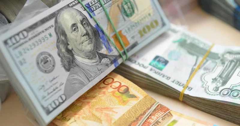 Возможную девальвацию до 1500 тенге за доллар прокомментировали в Нацбанке