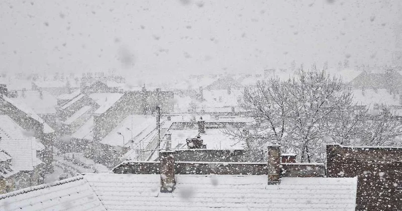 Снег, гололед и туман: жителей Алматы предупредили о непогоде