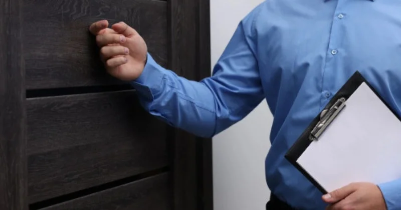 Алаяқтардың айласы өзгерді: Енді ақшаны курьер болып алып кетеді