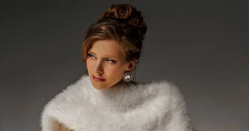 Это шедеврально : Лиза Арзамасова восхитила пользователей Сети своим преображением