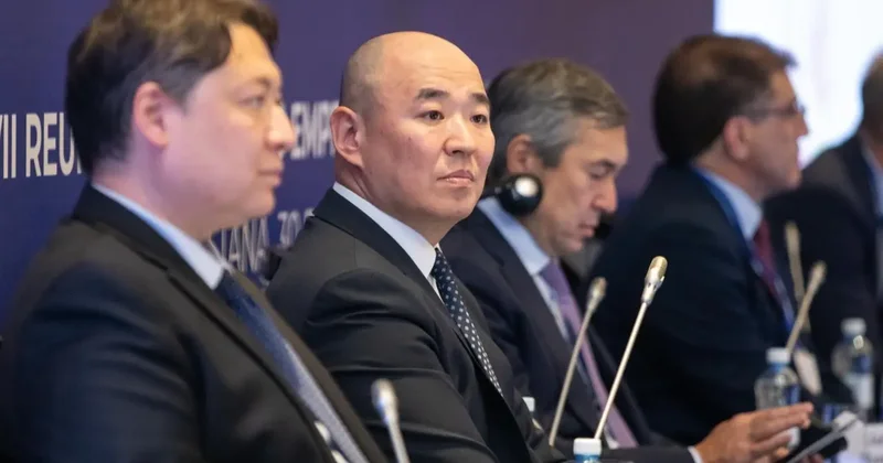 Канат Шарлапаев сменил Раимбека Баталова на посту председателя президиума НПП "Атамекен"