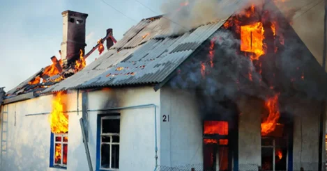 Учитель физкультуры спас детей из горящего дома в ВКО